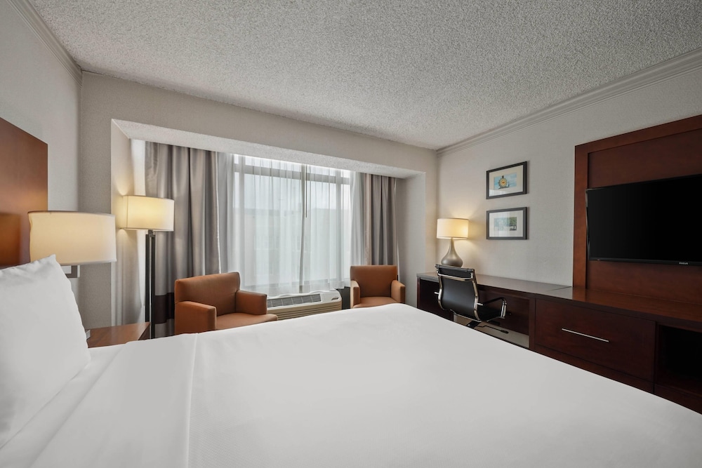 Comfort Inn by the Bay — Hotel rooms in San Francisco, California