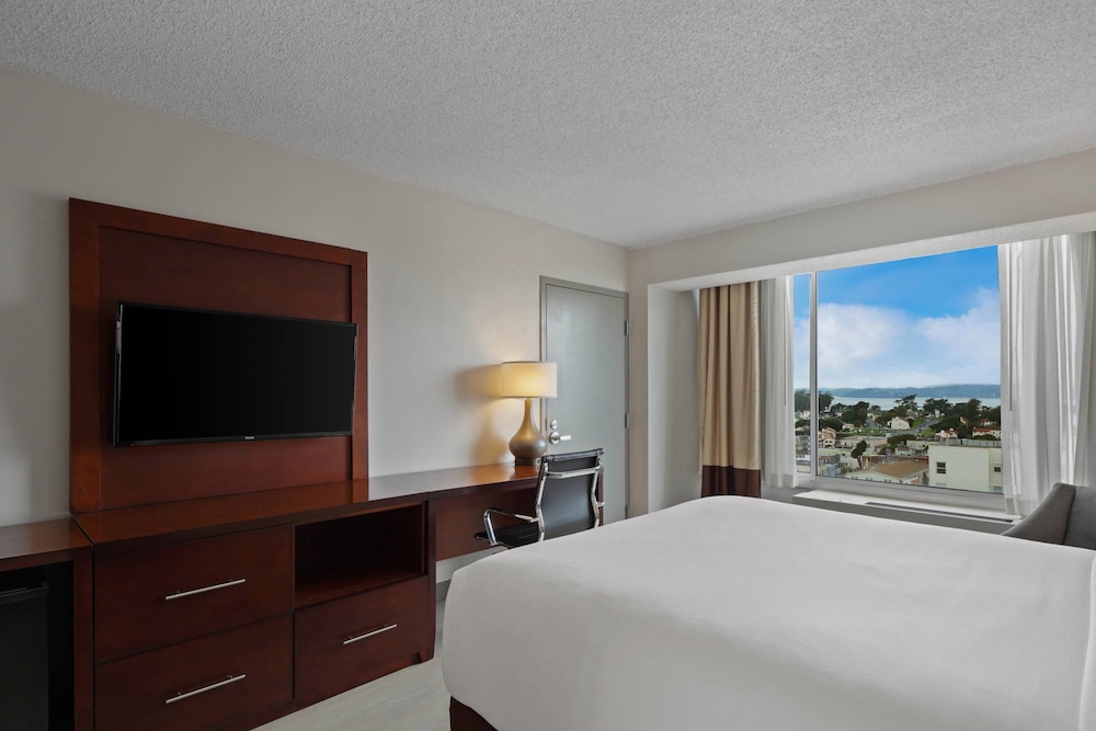 Comfort Inn by the Bay — Hotel rooms in San Francisco, California