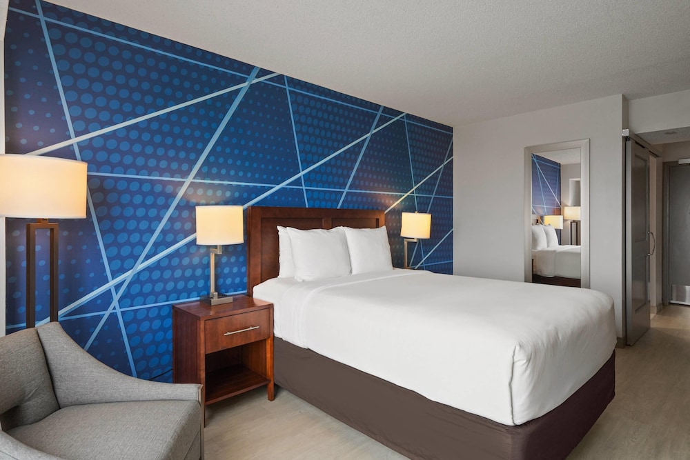 Comfort Inn by the Bay — Hotel rooms in San Francisco, California