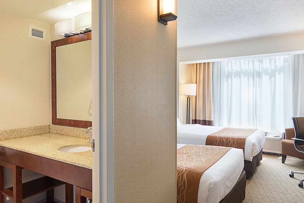 Comfort Inn by the Bay — Hotel rooms in San Francisco, California