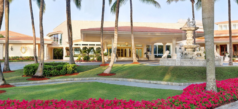 Trump National Doral Miami — Hotel building in Miami, Florida