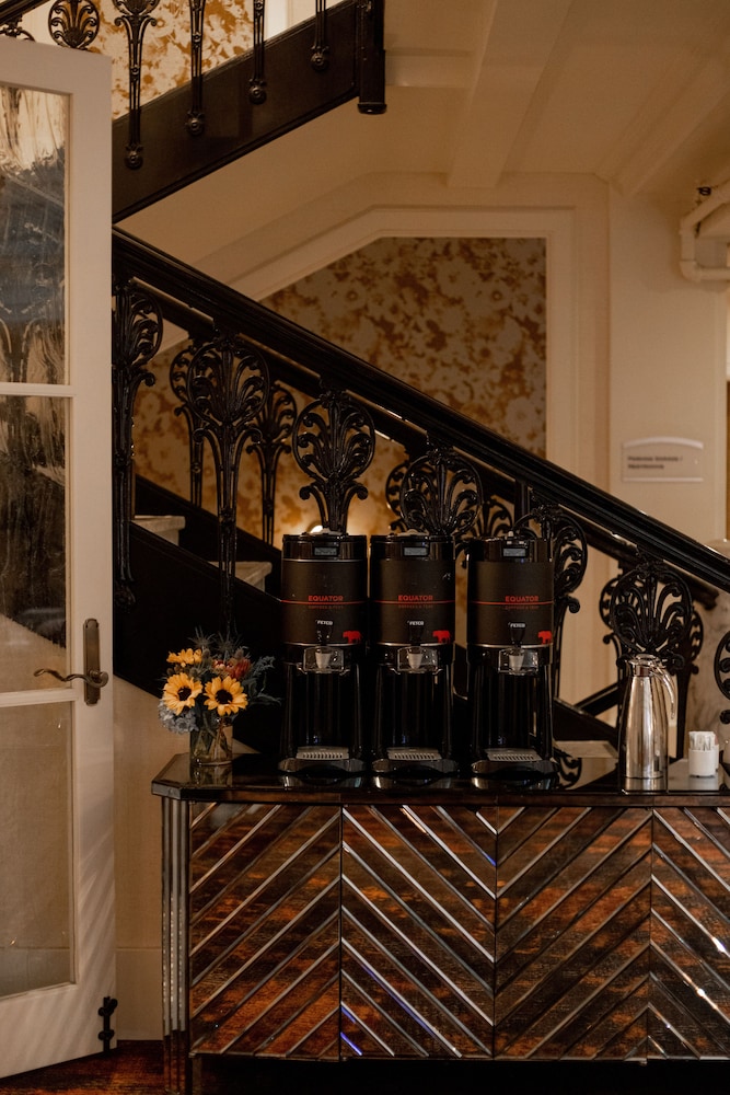 Galleria Park Hotel — Hotel building in San Francisco, California