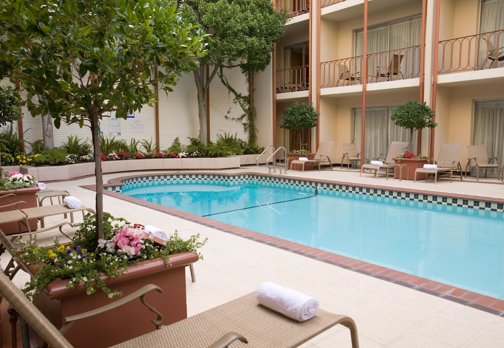 Handlery Union Square Hotel — Swimming pool in San Francisco, California