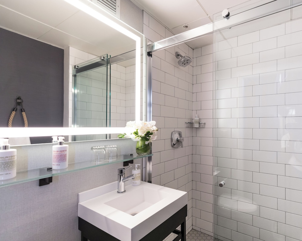 Harbor Court Hotel — Hotel rooms in San Francisco, California