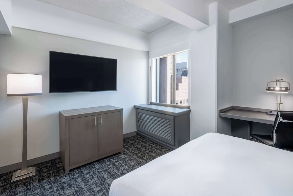 Hilton San Francisco Financial District — Hotel rooms in San Francisco, California