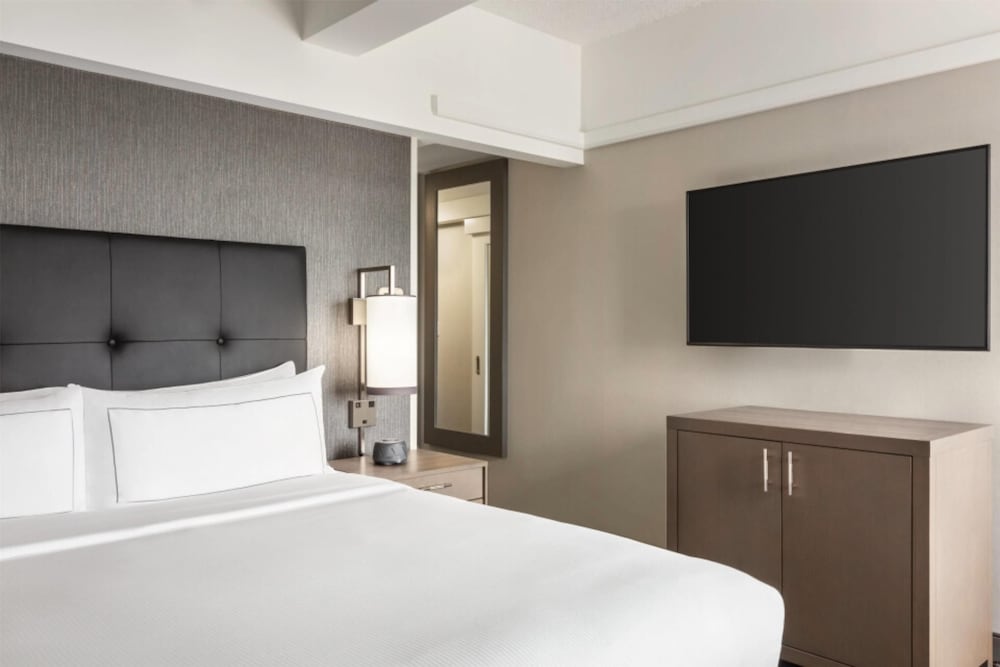 Hilton San Francisco Financial District — Hotel rooms in San Francisco, California