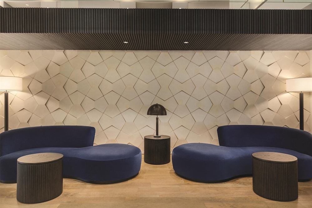 Hilton San Francisco Financial District — Hotel building in San Francisco, California