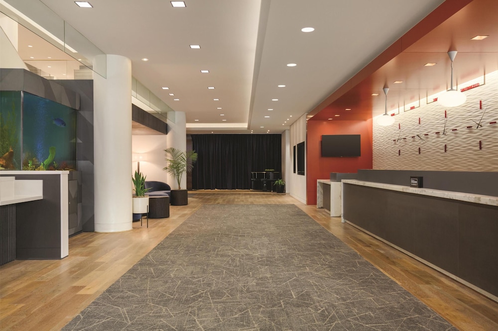 Hilton San Francisco Financial District — Hotel building in San Francisco, California