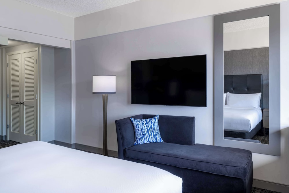 Hilton San Francisco Financial District — Hotel rooms in San Francisco, California
