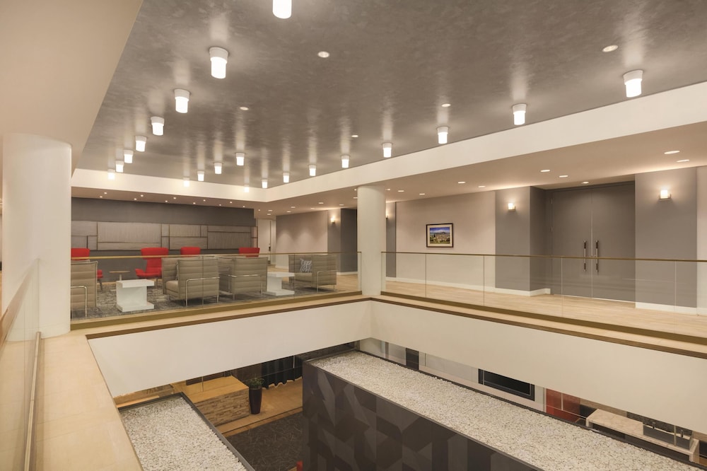 Hilton San Francisco Financial District — Hotel building in San Francisco, California