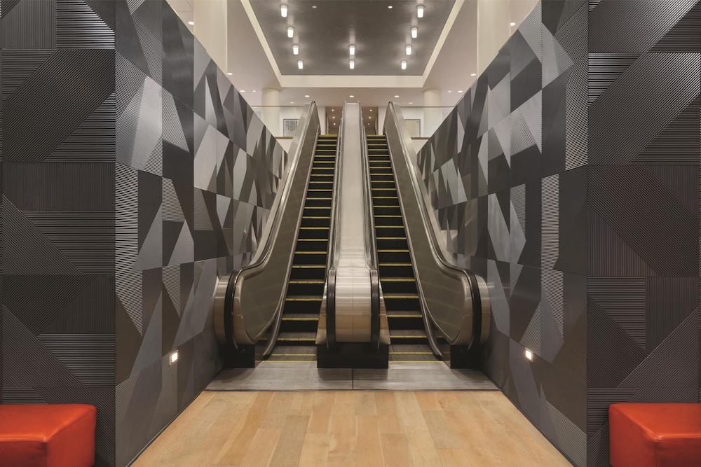 Hilton San Francisco Financial District — Hotel building in San Francisco, California