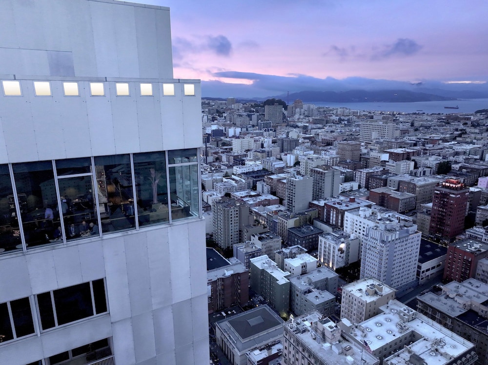 Hilton San Francisco Union Square — Hotel building in San Francisco, California