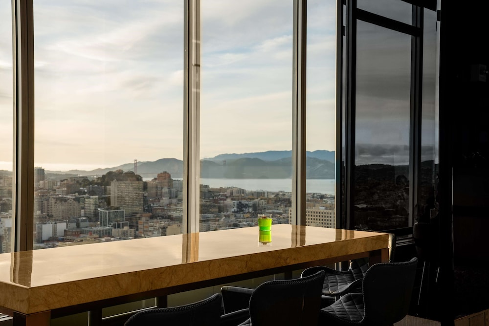 Hilton San Francisco Union Square — Restaurant & bars in San Francisco, California