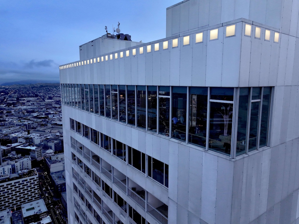 Hilton San Francisco Union Square — Hotel building in San Francisco, California