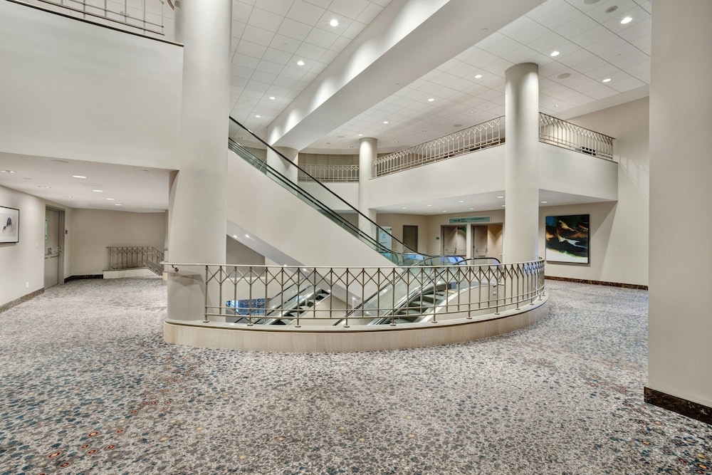 Hilton San Francisco Union Square — Hotel building in San Francisco, California