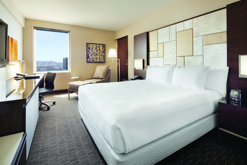 Hilton San Francisco Union Square — Hotel rooms in San Francisco, California