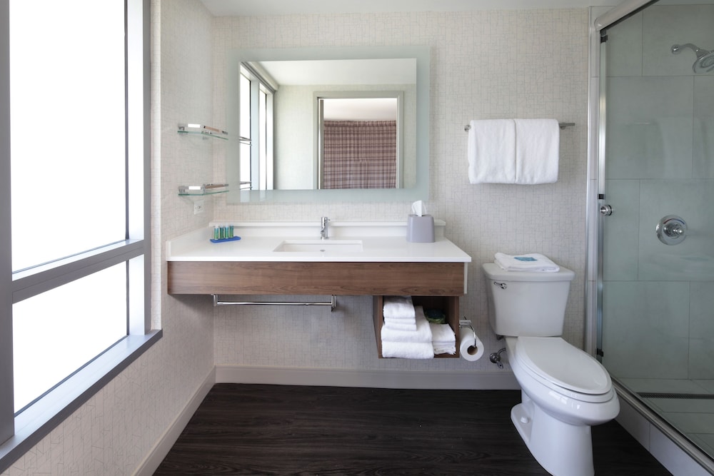 Holiday Inn Express Hotel & Suites Fisherman's Wharf by IHG — Hotel rooms in San Francisco, California