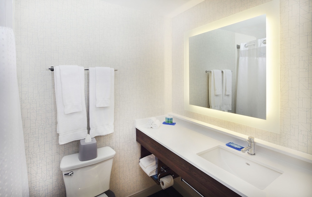 Holiday Inn Express Hotel & Suites Fisherman's Wharf by IHG — Hotel rooms in San Francisco, California