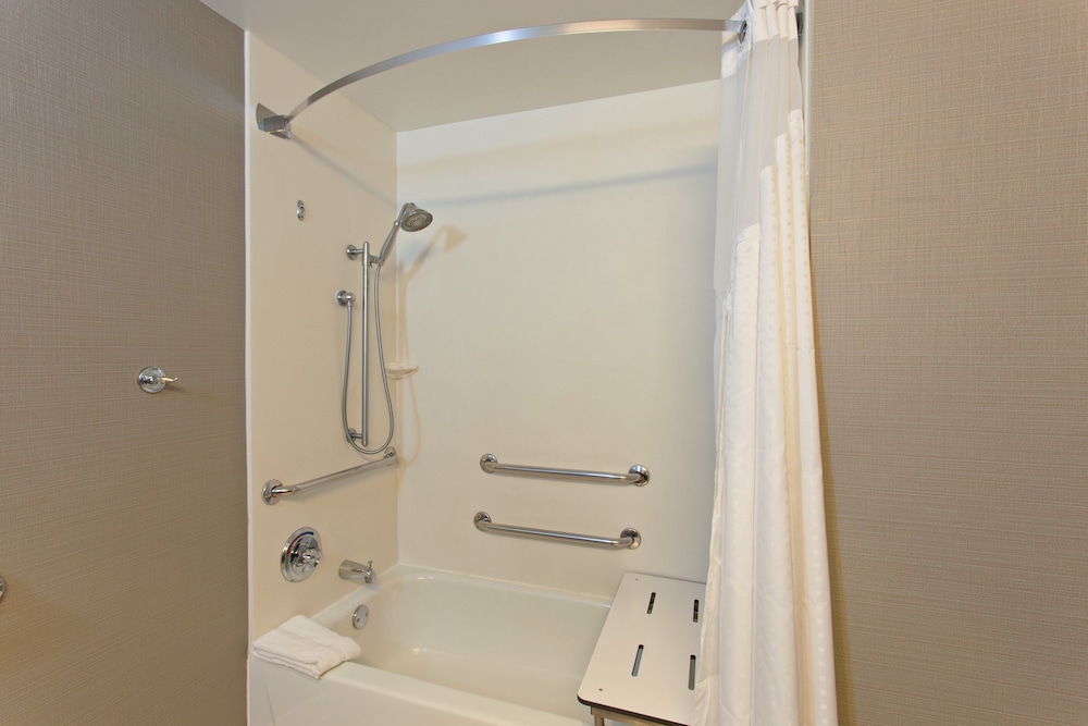 Holiday Inn Express Hotel & Suites Fisherman's Wharf by IHG — Hotel rooms in San Francisco, California