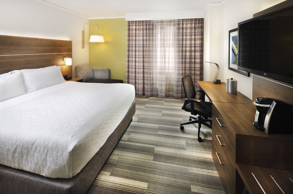 Holiday Inn Express Hotel & Suites Fisherman's Wharf by IHG — Hotel rooms in San Francisco, California