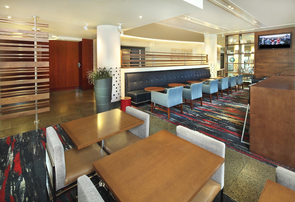 Holiday Inn Express Hotel & Suites Fisherman's Wharf by IHG — Restaurant & bars in San Francisco, California