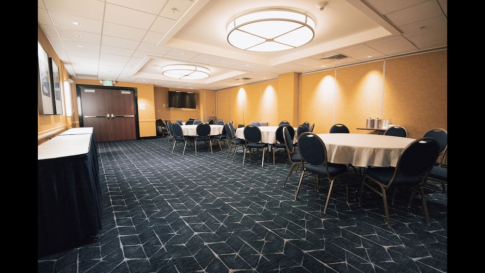Holiday Inn Express Hotel & Suites Fisherman's Wharf by IHG — Hotel building in San Francisco, California