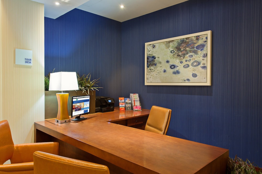 Holiday Inn Express Hotel & Suites Fisherman's Wharf by IHG — Hotel building in San Francisco, California