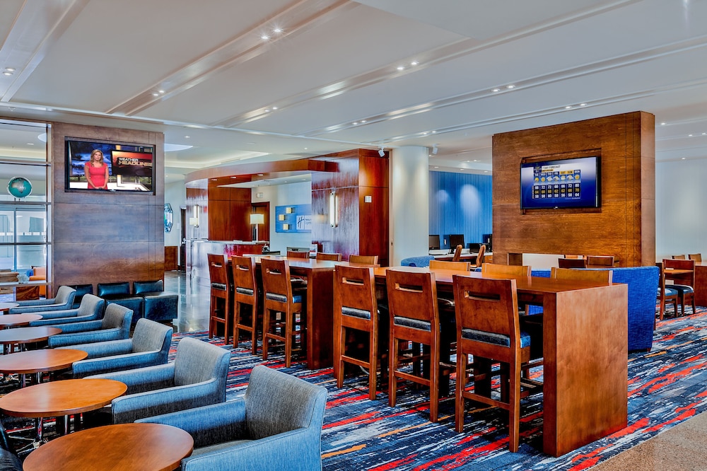 Holiday Inn Express Hotel & Suites Fisherman's Wharf by IHG — Restaurant & bars in San Francisco, California