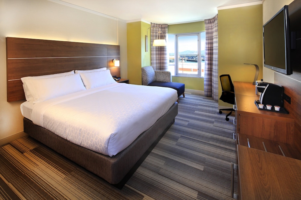 Holiday Inn Express Hotel & Suites Fisherman's Wharf by IHG — Hotel rooms in San Francisco, California