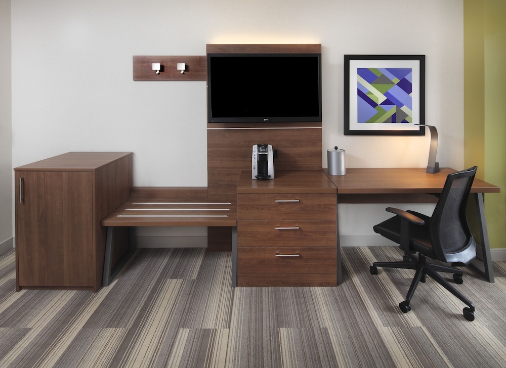 Holiday Inn Express Hotel & Suites Fisherman's Wharf by IHG — Hotel rooms in San Francisco, California