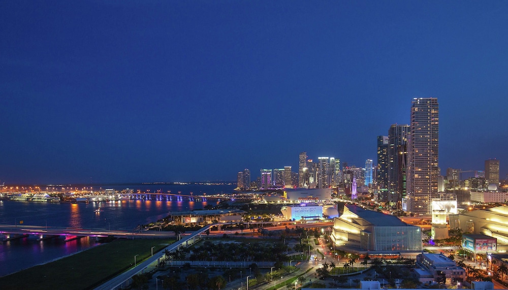 Hilton Miami Downtown — Attractions in the area in Miami, Florida