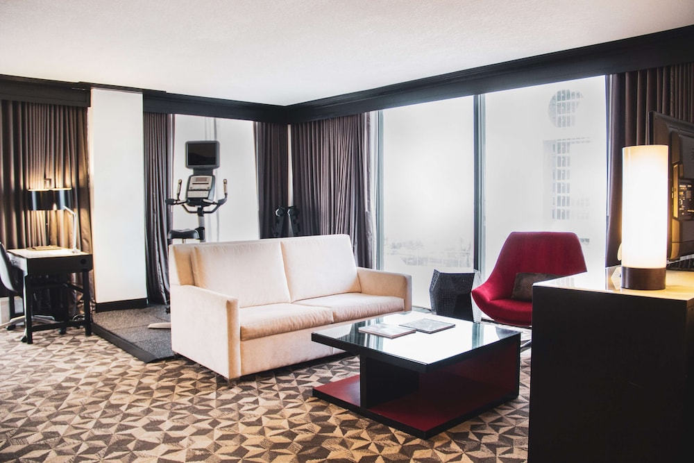 Hilton Miami Downtown — Hotel rooms in Miami, Florida