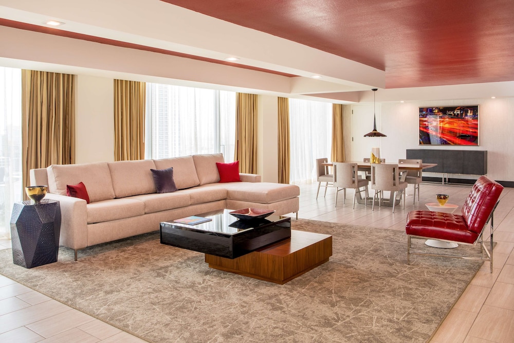 Hilton Miami Downtown — Hotel rooms in Miami, Florida