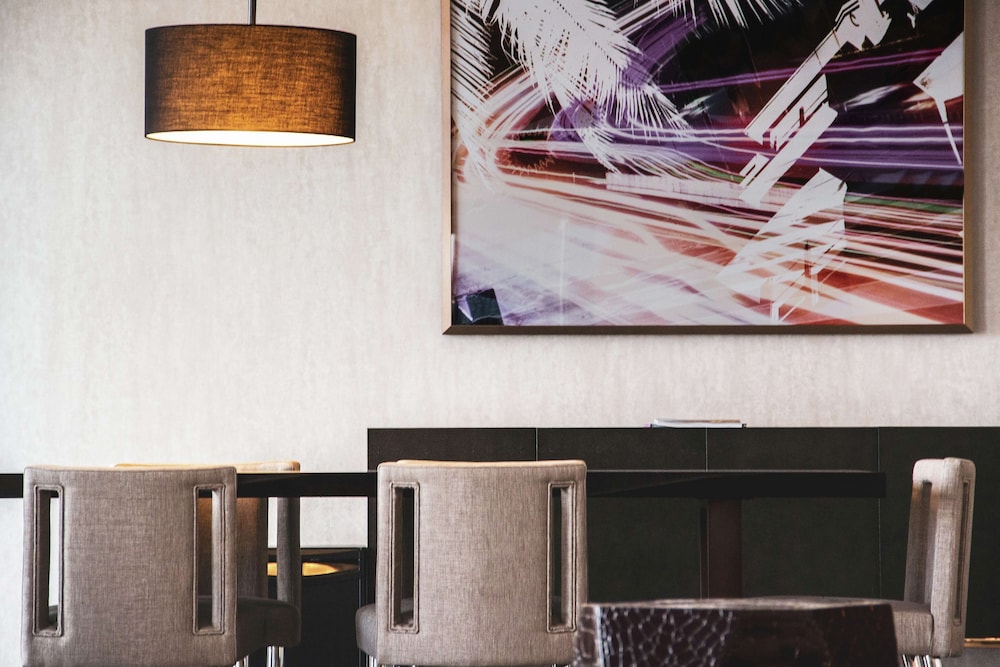 Hilton Miami Downtown — Restaurant & bars in Miami, Florida