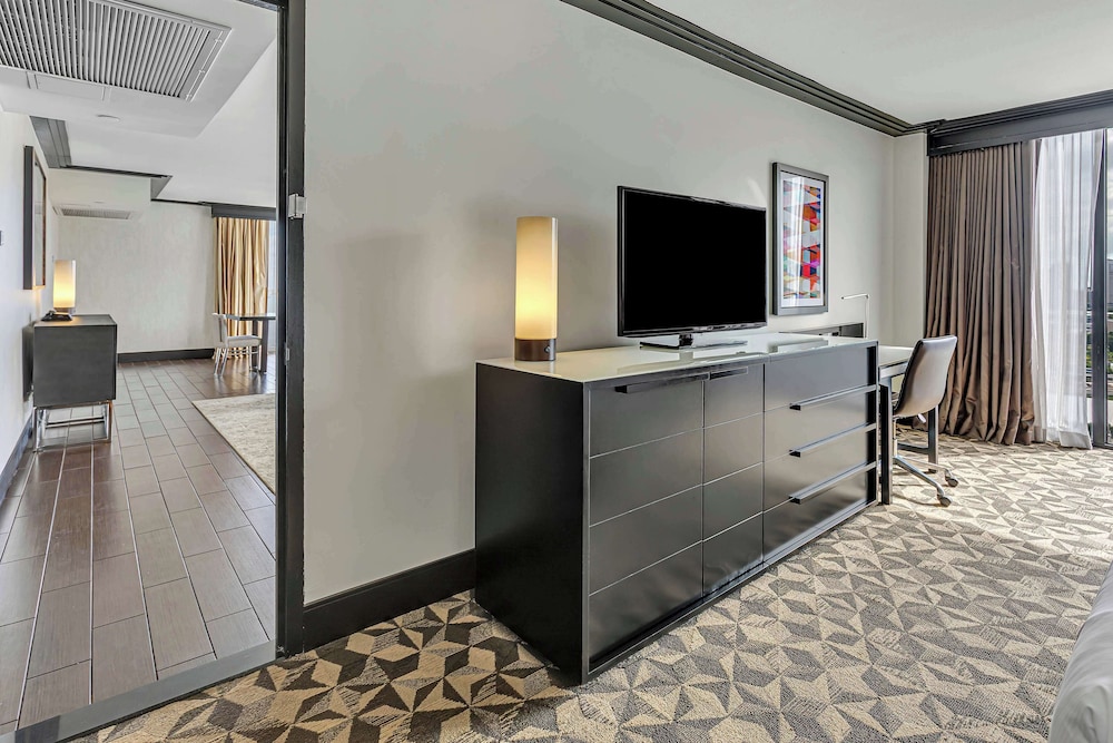 Hilton Miami Downtown — Hotel rooms in Miami, Florida