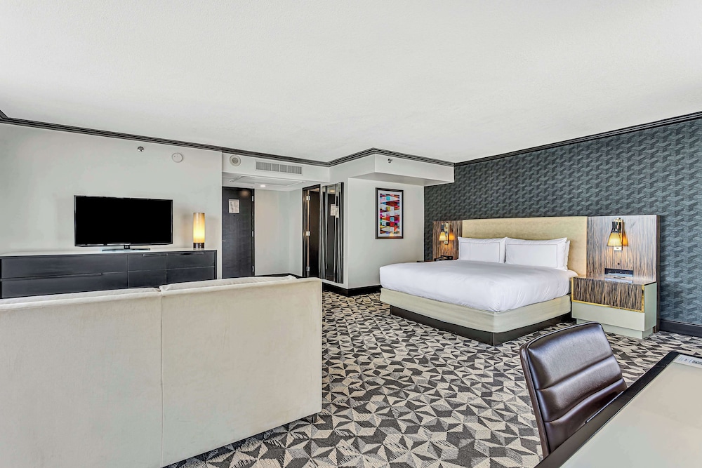Hilton Miami Downtown — Hotel rooms in Miami, Florida