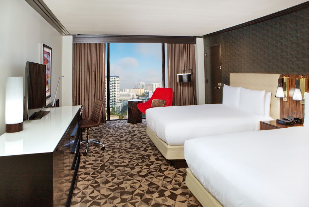 Hilton Miami Downtown — Hotel rooms in Miami, Florida