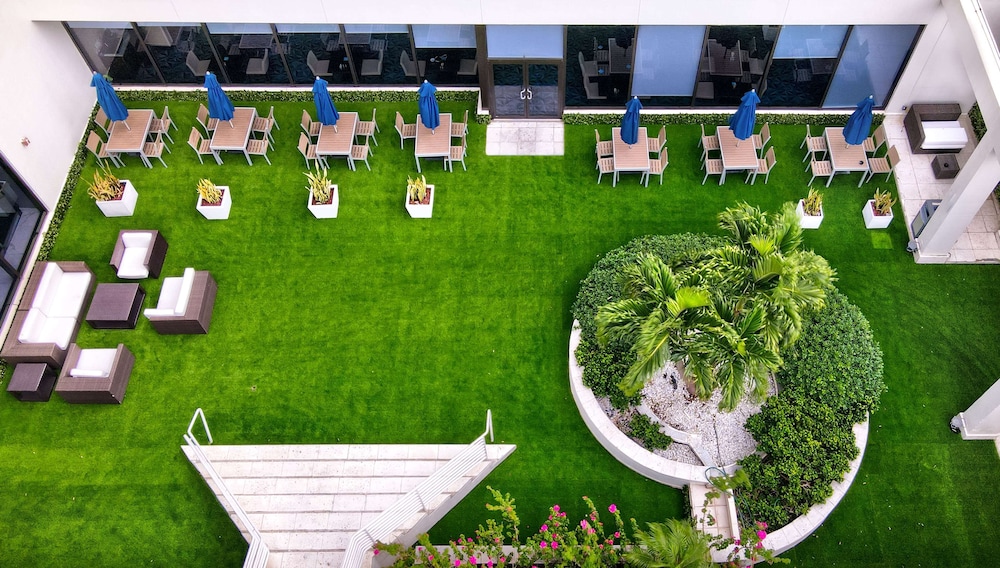 Hilton Miami Downtown — Restaurant & bars in Miami, Florida