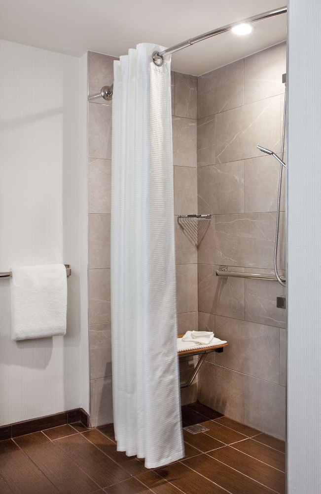 Hilton Miami Downtown — Hotel rooms in Miami, Florida