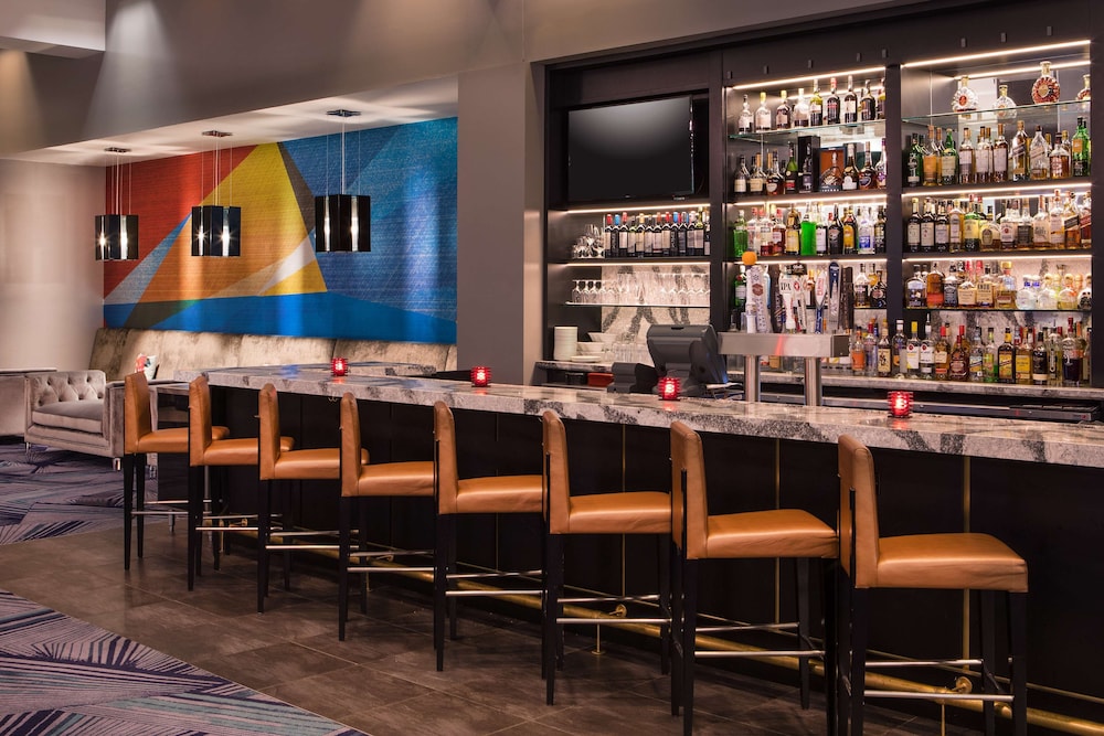 Hilton Miami Downtown — Restaurant & bars in Miami, Florida