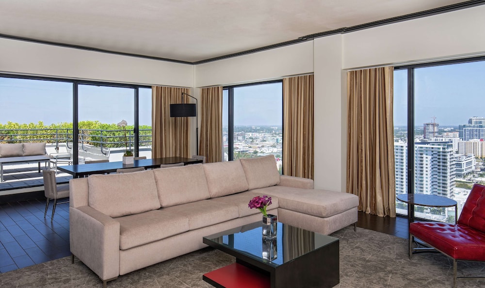Hilton Miami Downtown — Hotel rooms in Miami, Florida