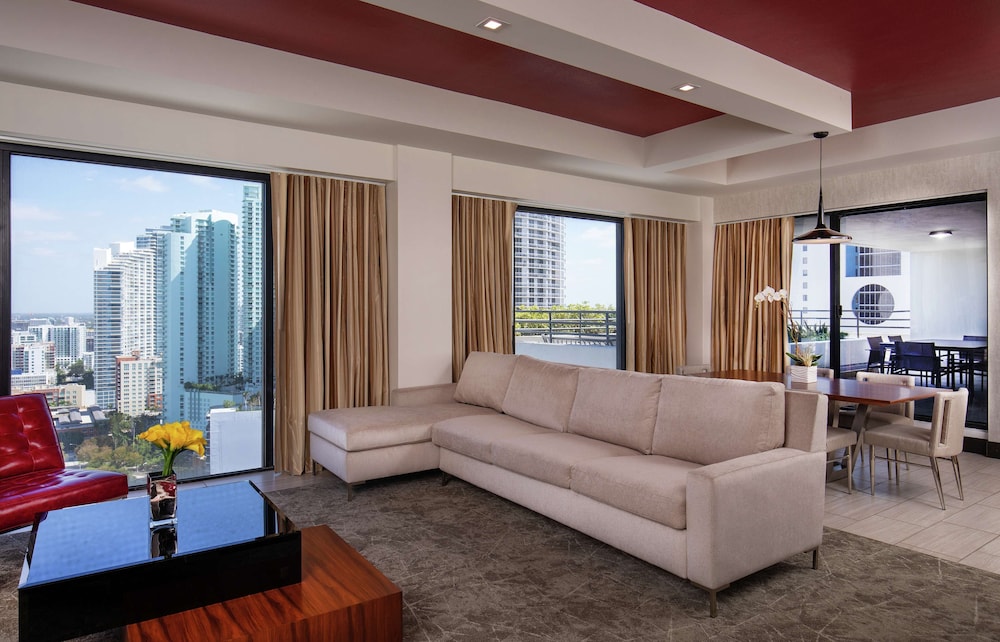 Hilton Miami Downtown — Hotel rooms in Miami, Florida