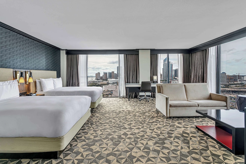 Hilton Miami Downtown — Hotel rooms in Miami, Florida