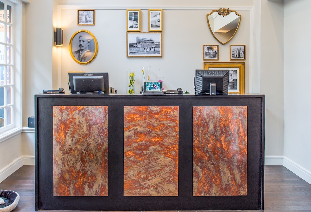 King George — Hotel building in San Francisco, California