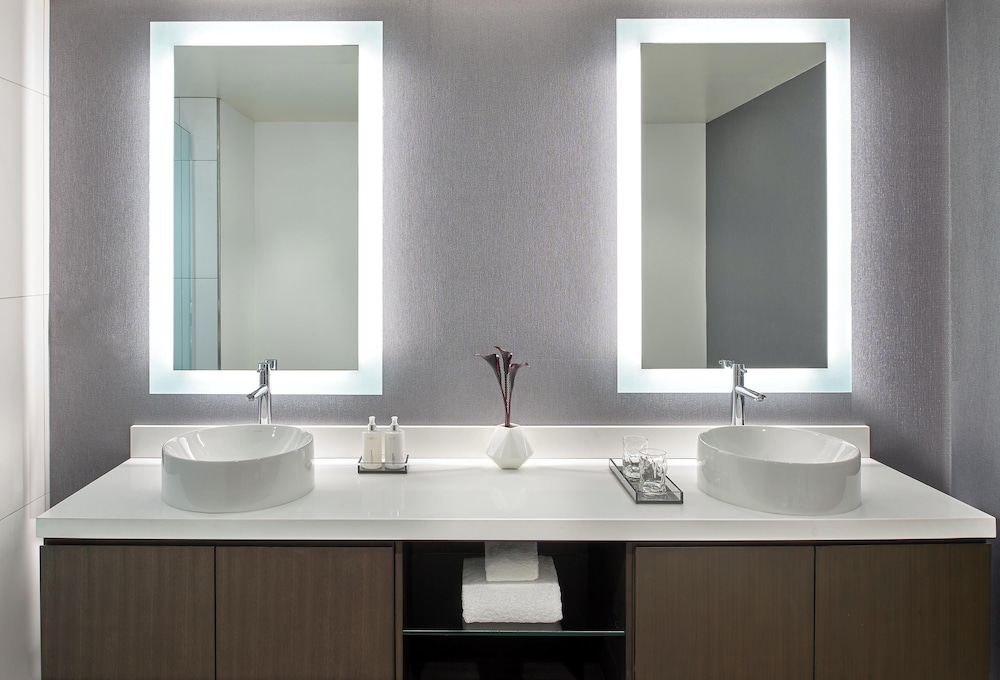 Hotel Zelos San Francisco — Hotel rooms in San Francisco, California
