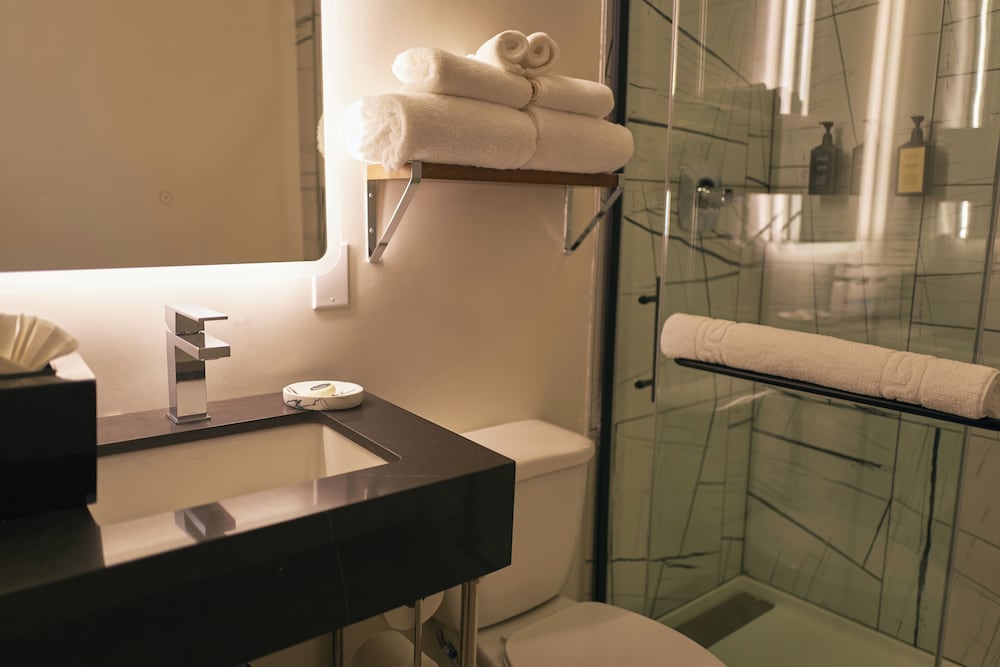 Hotel Julian — Hotel rooms in San Francisco, California
