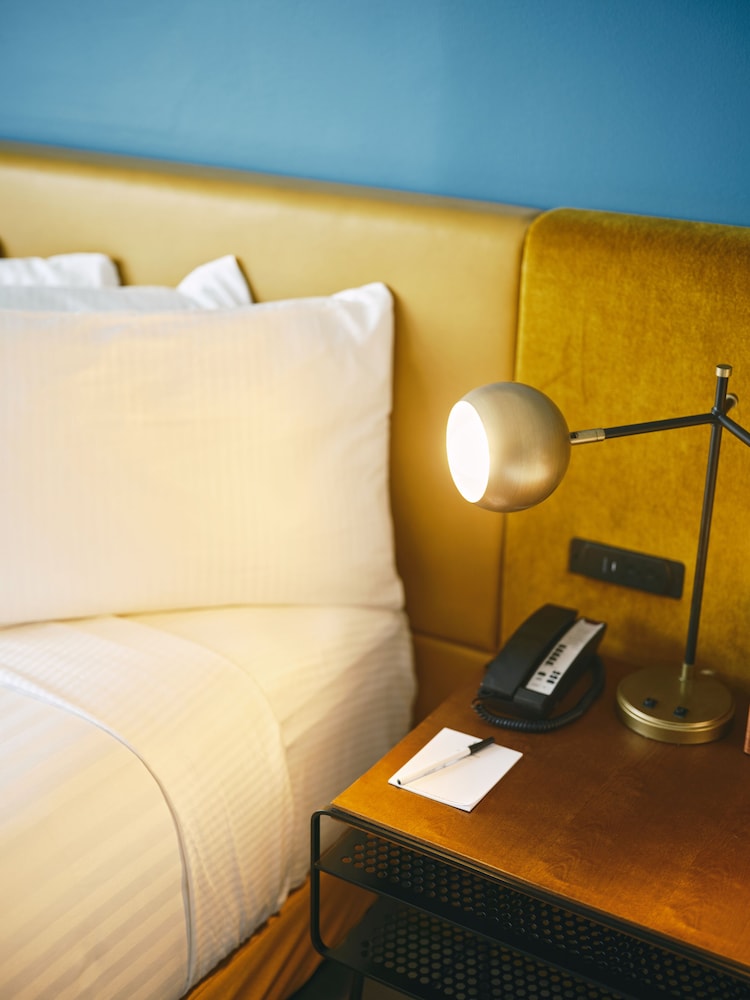 Hotel Julian — Hotel rooms in San Francisco, California