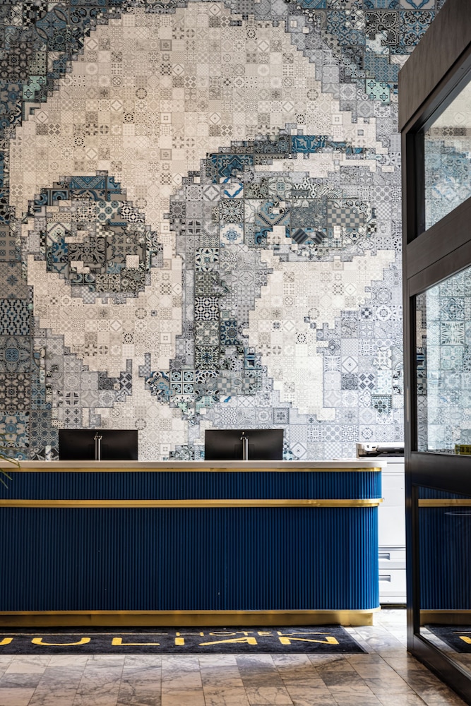 Hotel Julian — Hotel building in San Francisco, California