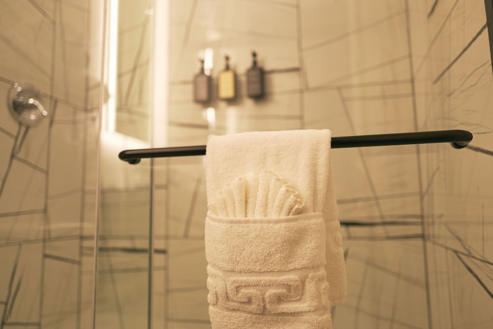 Hotel Julian — Hotel rooms in San Francisco, California