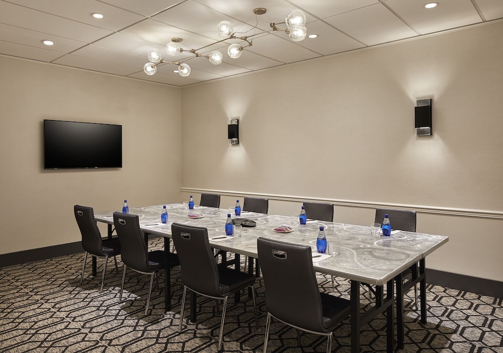 The Barnes San Francisco, Tapestry Collection by Hilton — Hotel building in San Francisco, California